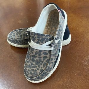 Hey Dude Leopard print